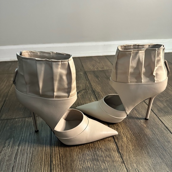Becki Coakley Heels (size 40) Sold Out Online - Cream - Picture 9 of 10